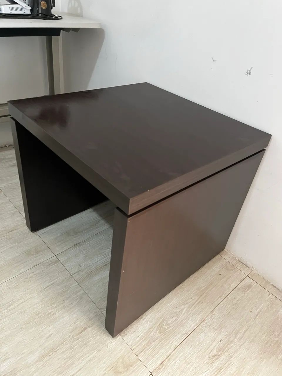 MESA LINDA QUADRADA PARA SALA/QUARTO