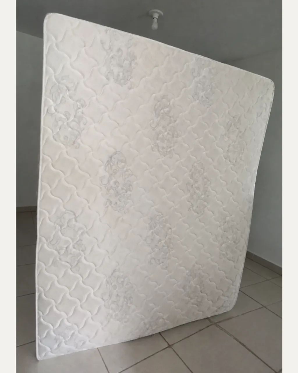 VENDO Colchão Queen Umaflex de Molas Ensacadas