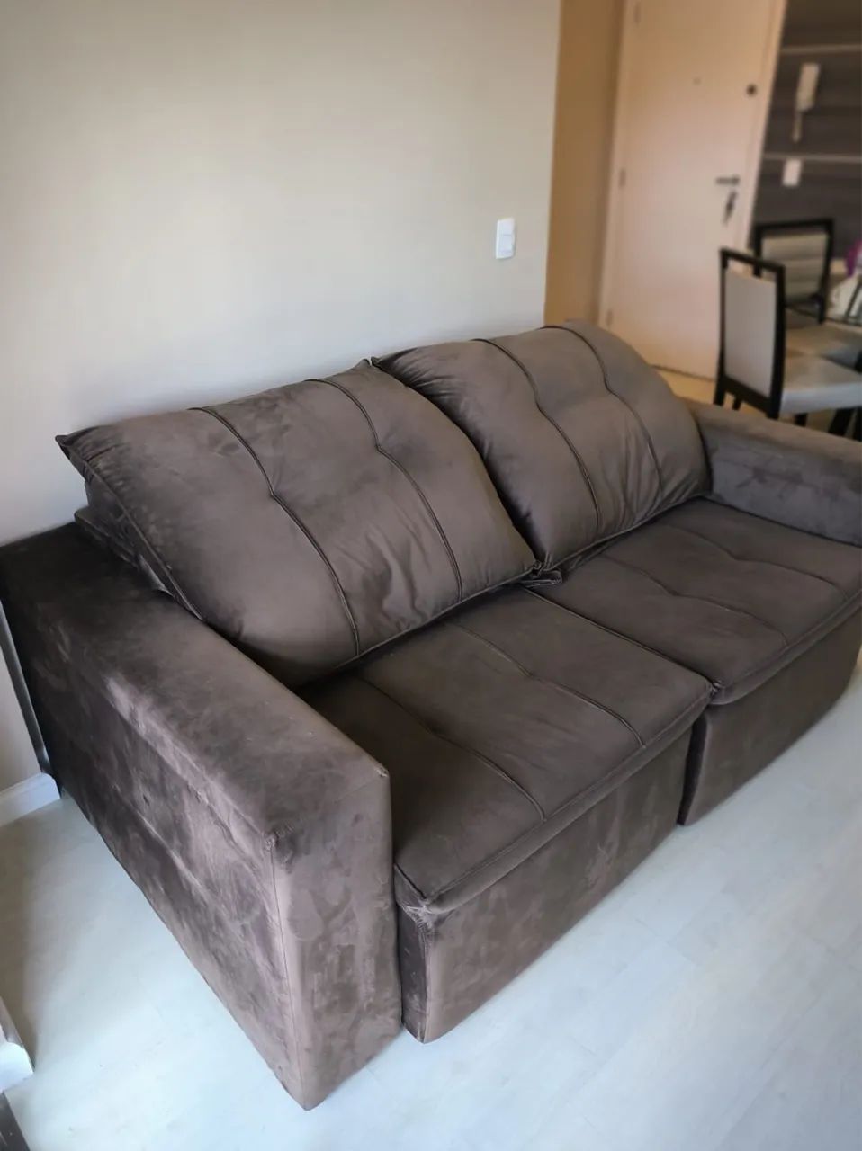 Sofá retrátil seminovo 