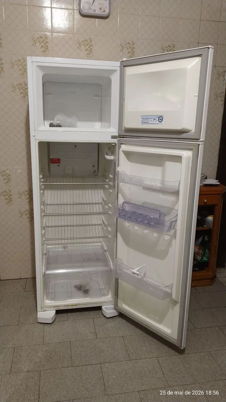 Refrigerador Eletrolux DC35A 260 Litros - Foto 4
