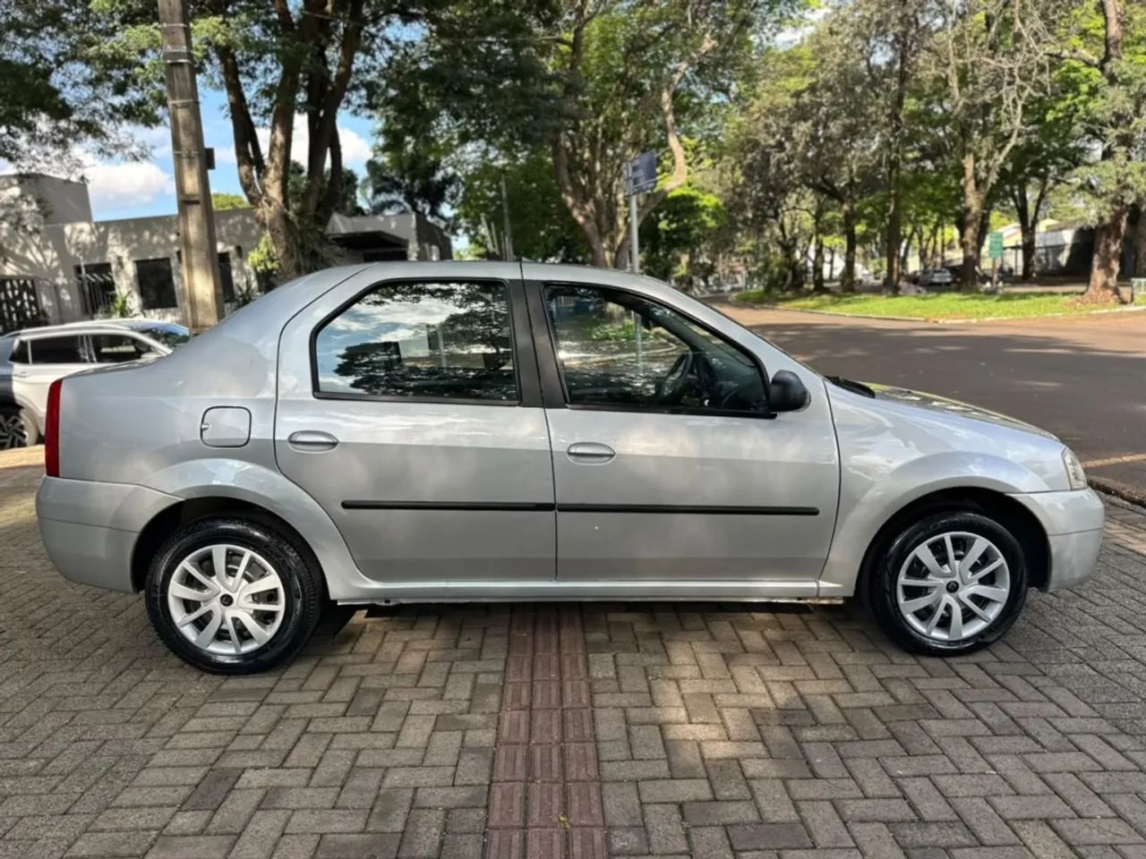 Renault Logan Expression Flex 1.0 12V 4P 2010 - Foto 4