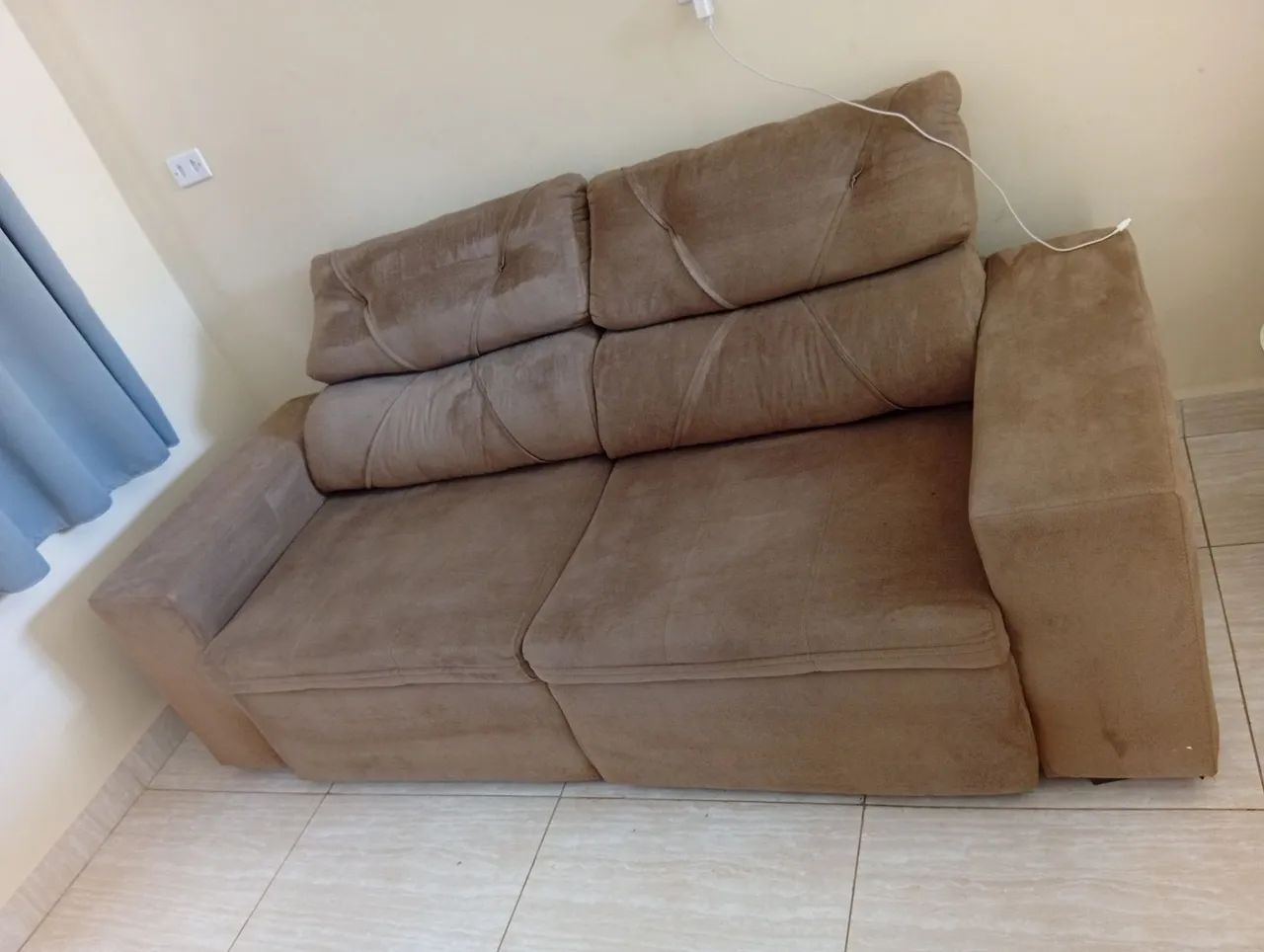 Sofá retrátil e reclinável 