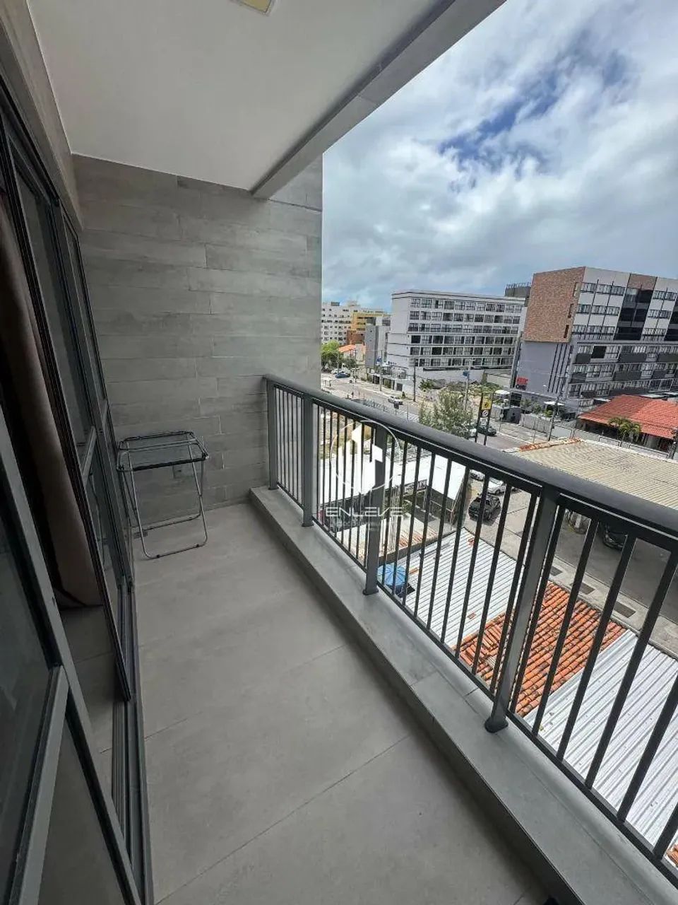 Flat de 34m2 com Varanda, Mobiliado e Projetado, 100m do Mar - Foto 3