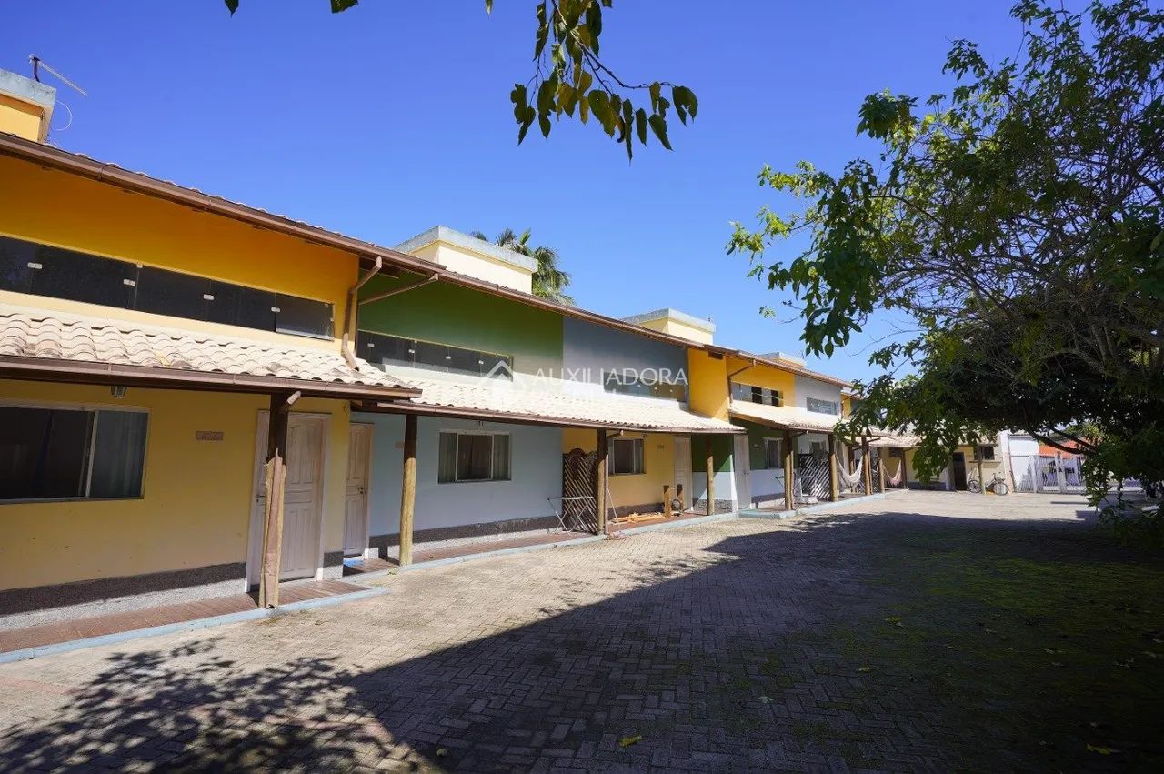 Terreno com Pousada à Venda em Florianópolis - Oportunidade de Investimento e Moradia Próx