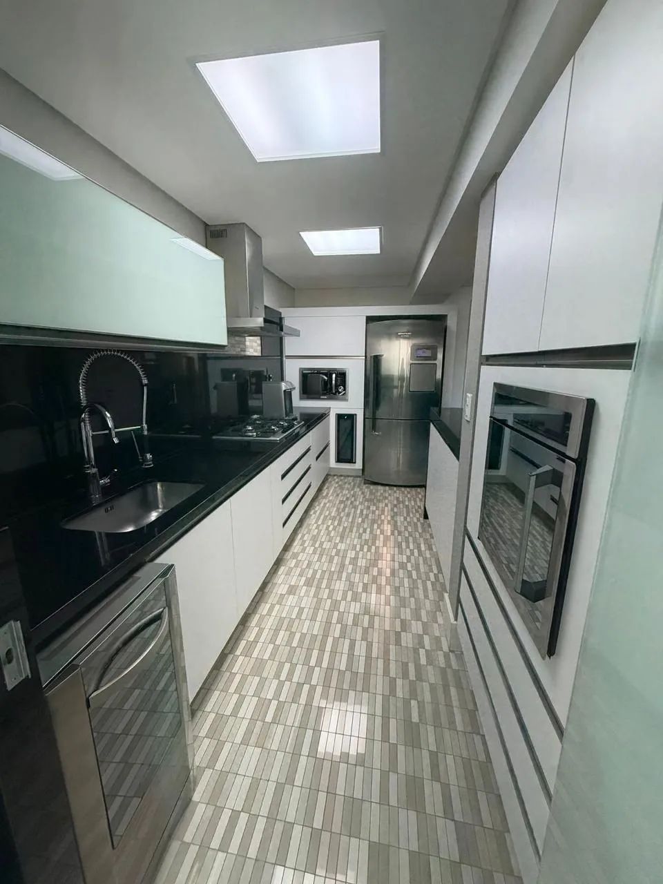 Apartamento Semimobiliado  Celebrity - Foto 4