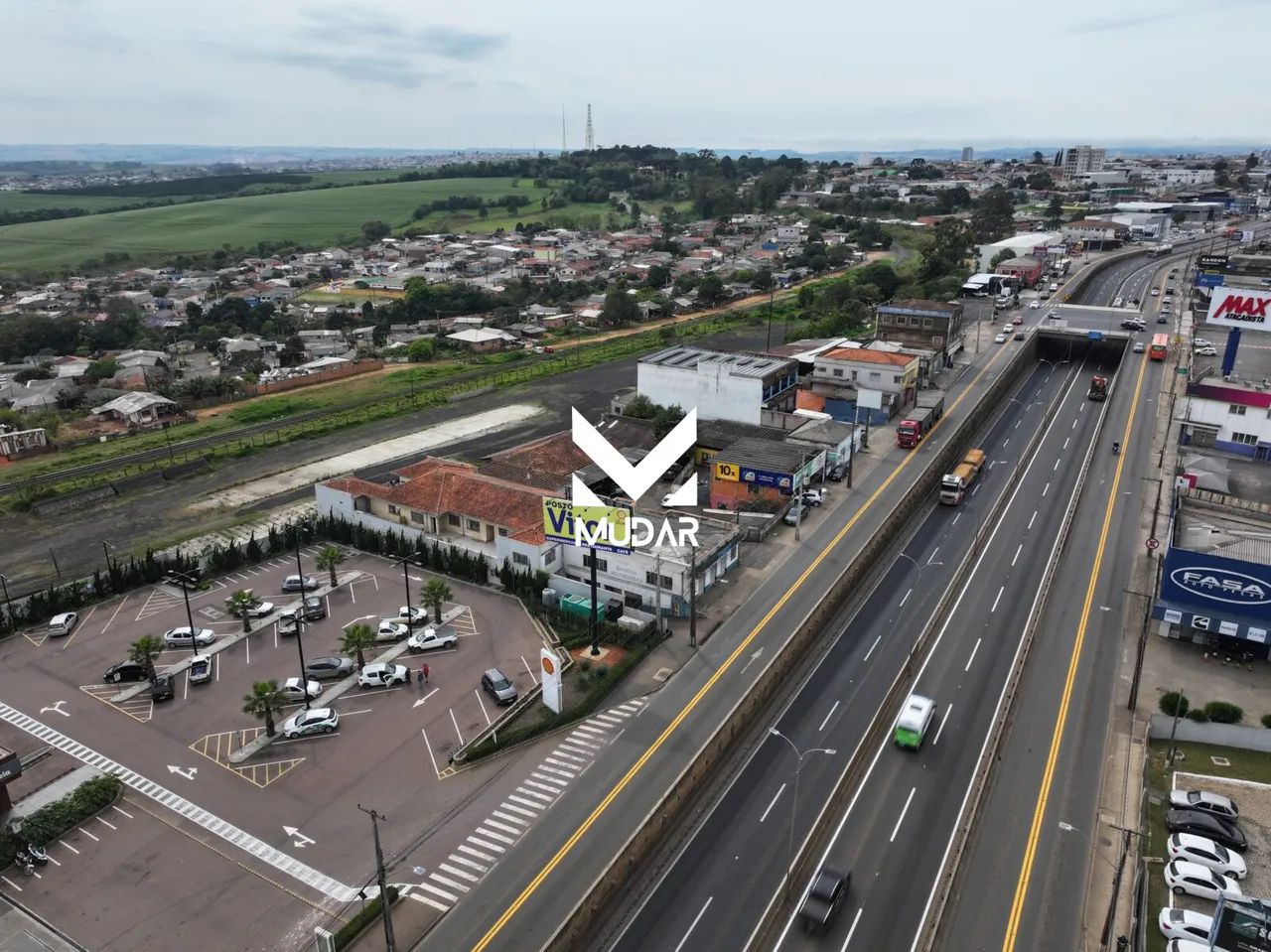 Comercial na Avenida Souza Naves