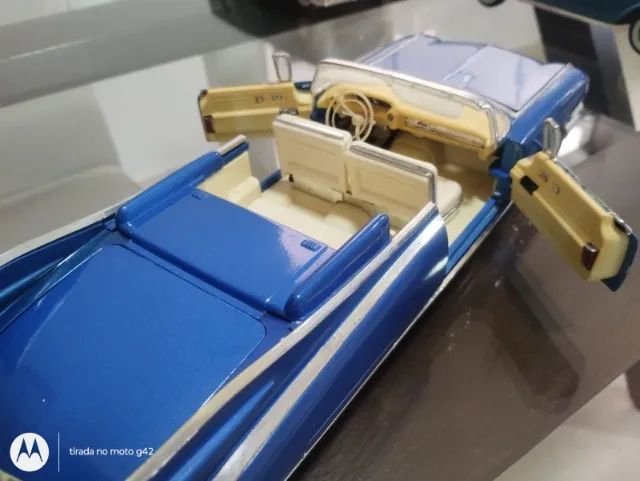 Miniatura 1/18 - Cadillac Conversível - Foto 3