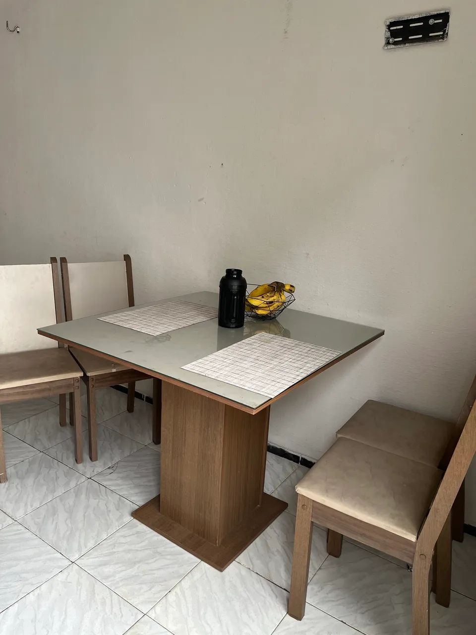 Mesa com 4 cadeiras  - Foto 2