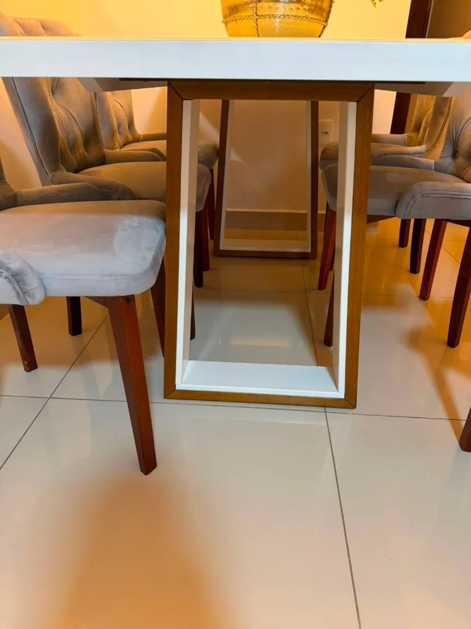 Mesa grande com 6 cadeiras  - Foto 2