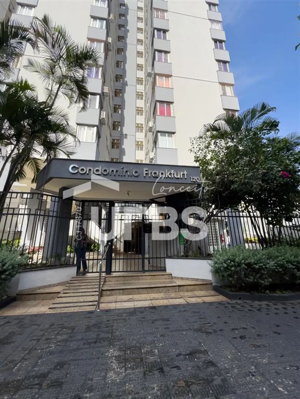 Apartamento a venda no Edifício Frankfurt - reformado - com dois quartos - Foto 2