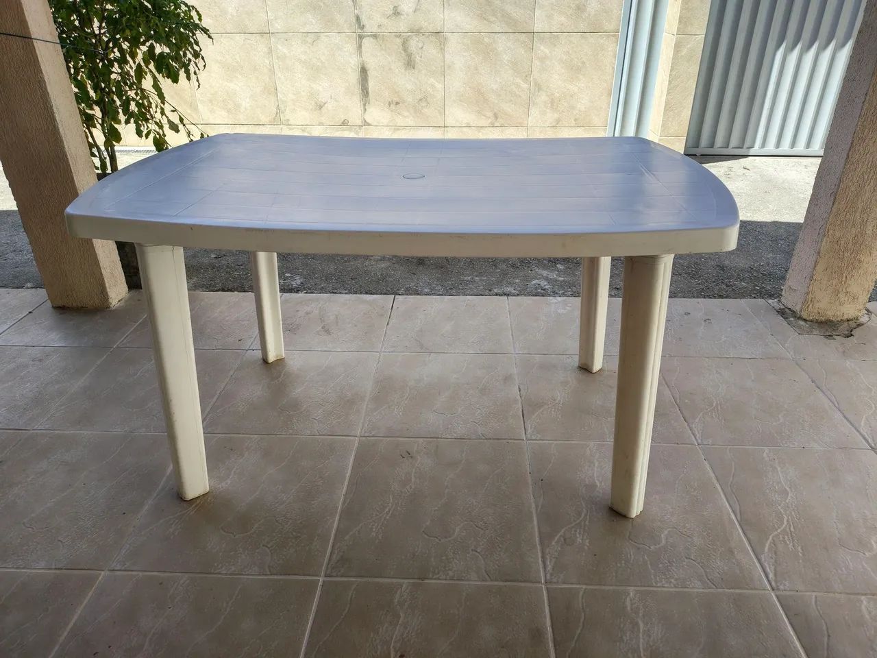 Mesa de plastico desmontável branca