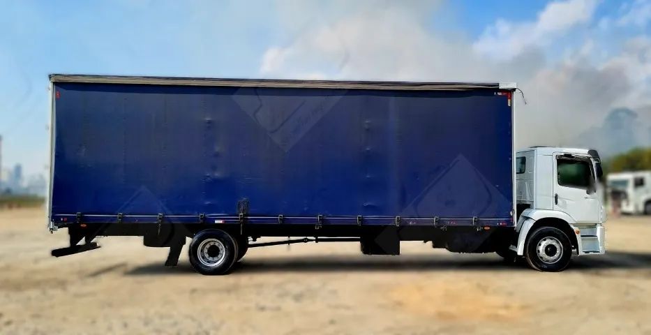 VW 15.180 4x2 Constellation - 2011 (Sider c/ 10 metros) - Foto 4