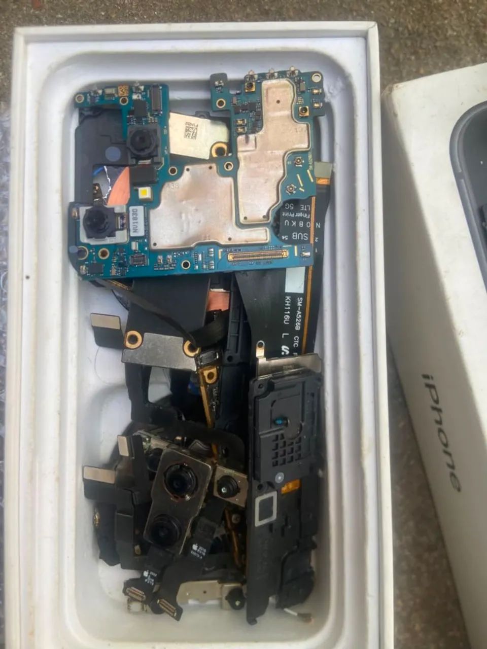 iPhone 11 sucata aproveitamento de peças - Foto 5