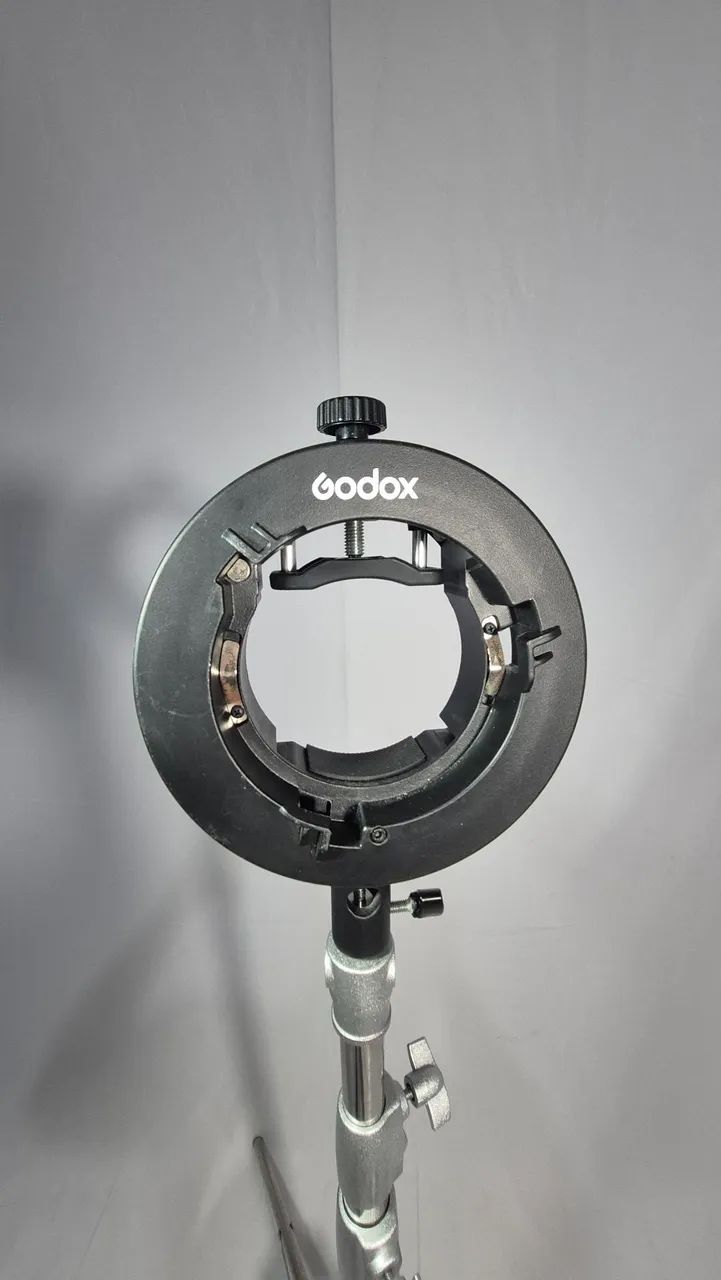 Suporte para flash Bowens Godox S2
