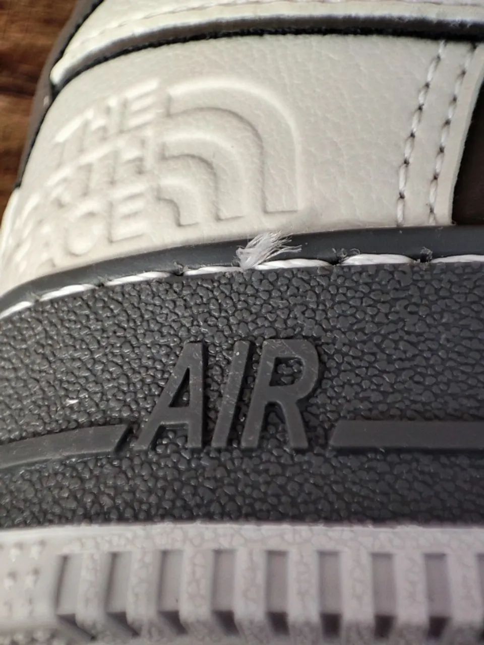 Nike Air Force 1 COLLAB The North Face, kids. tamanho 26. novo, na caixa. edição especial. - Foto 4