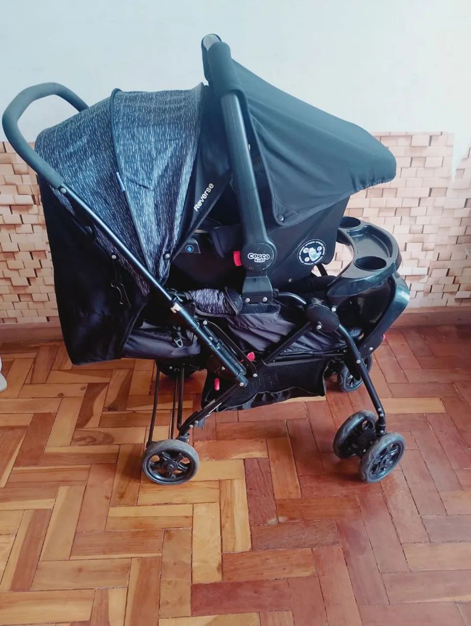 Vendo carrinho de bebê vai com bebê conforto  - Foto 3