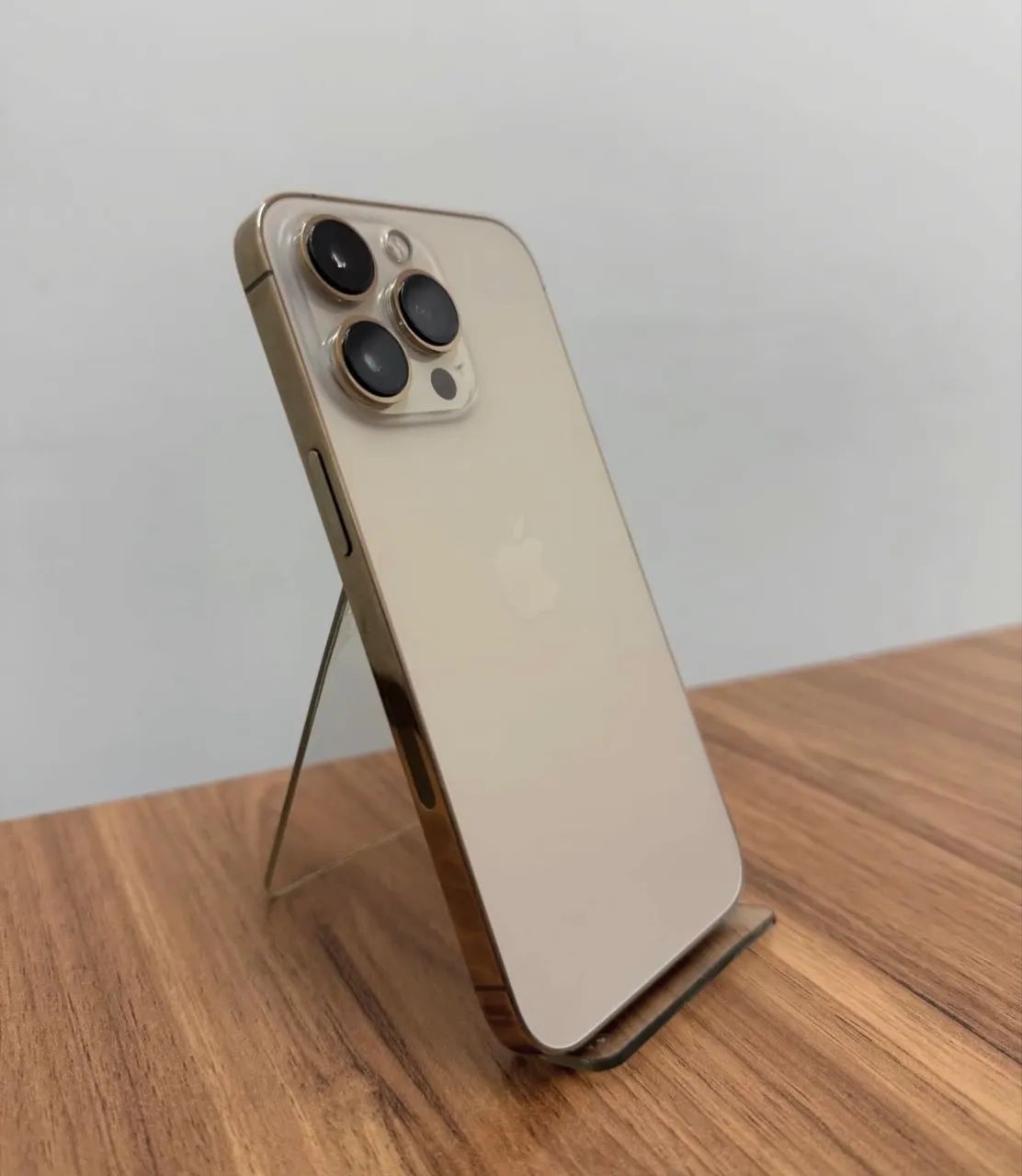 iPhone 13 Pro Max 128GB gold semi novo - Celulares e Smartphones