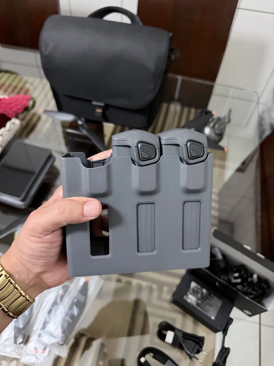 2 BATERIAS + HUB ORIGINAL DJI MAVIC 4 PRO  - Foto 2