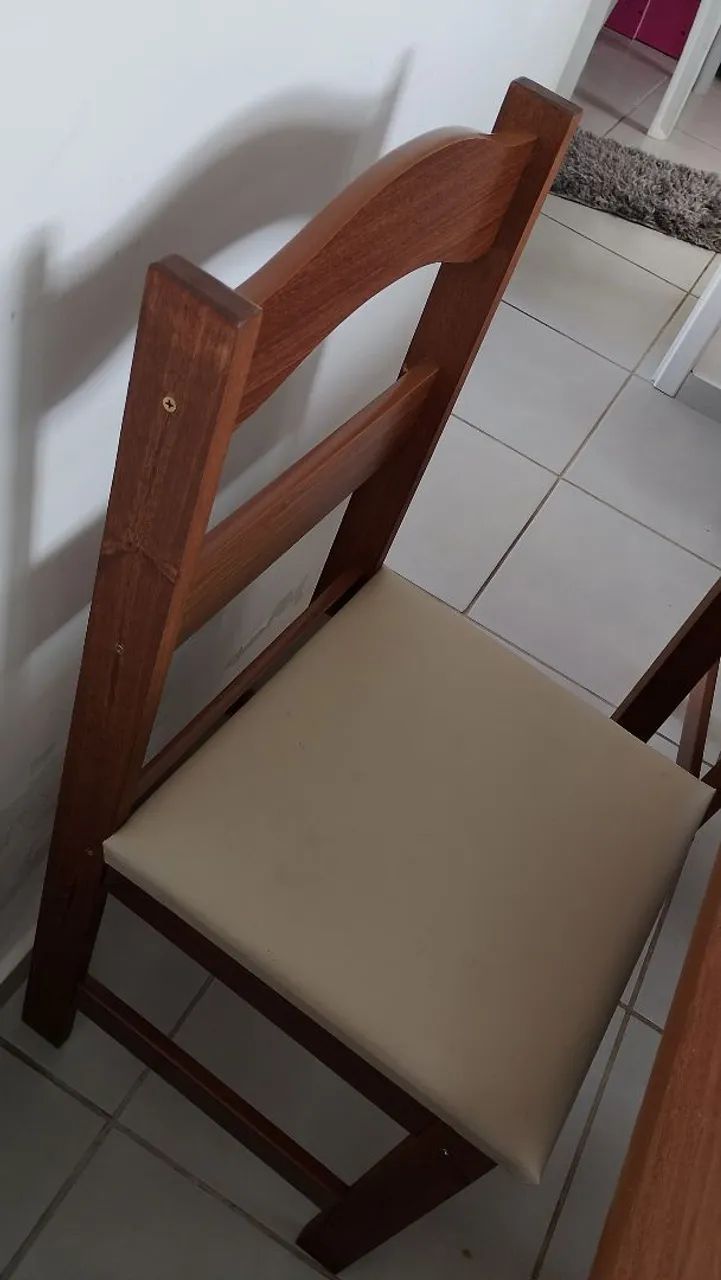 Vendo com 4 cadeiras  - Foto 4