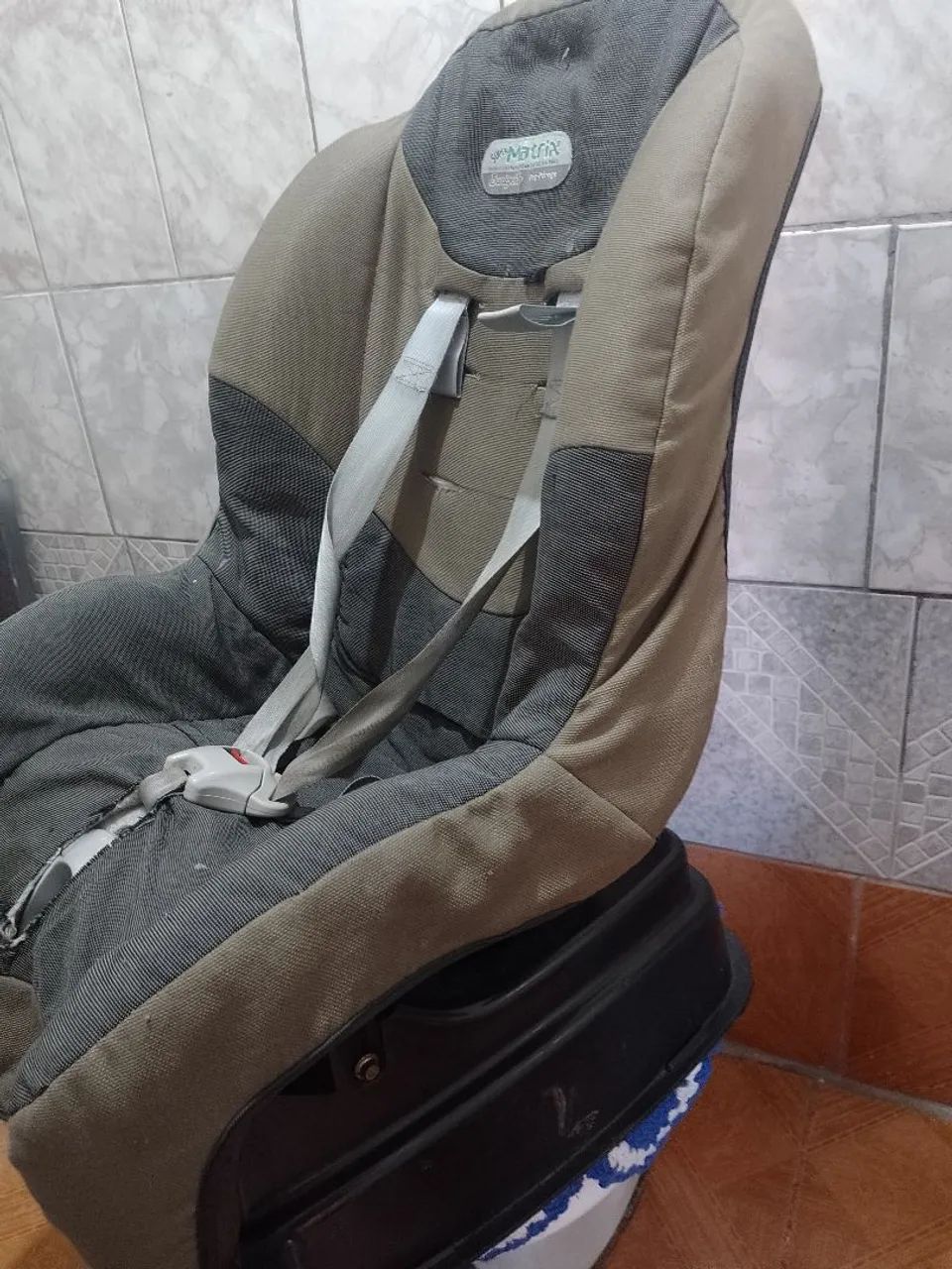 Vendo Cadeirinha para carro com a Base.  - Foto 3