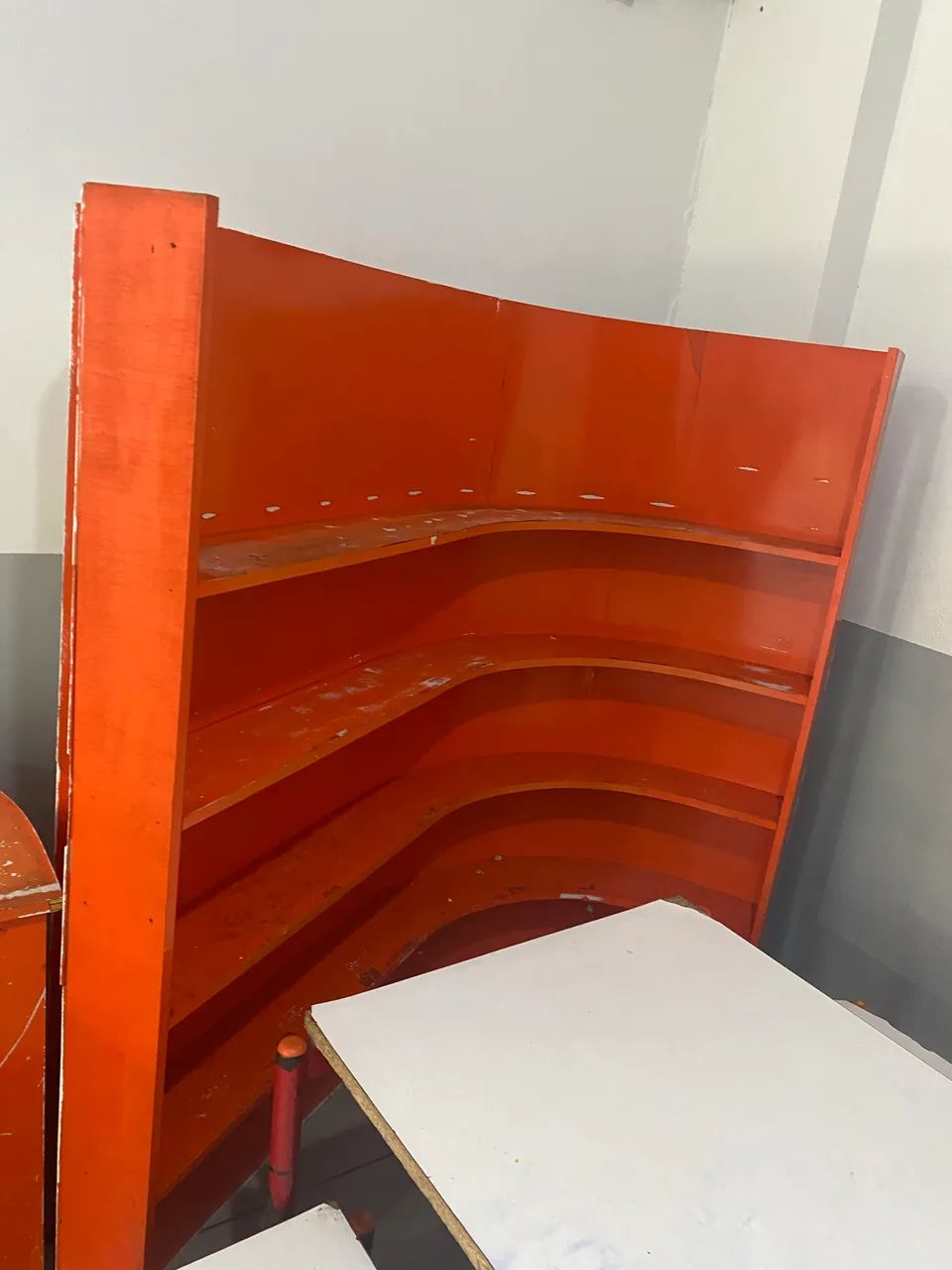Vendo conjunto de Balcão e Prateleiras de cantina/lanchonete - Foto 3