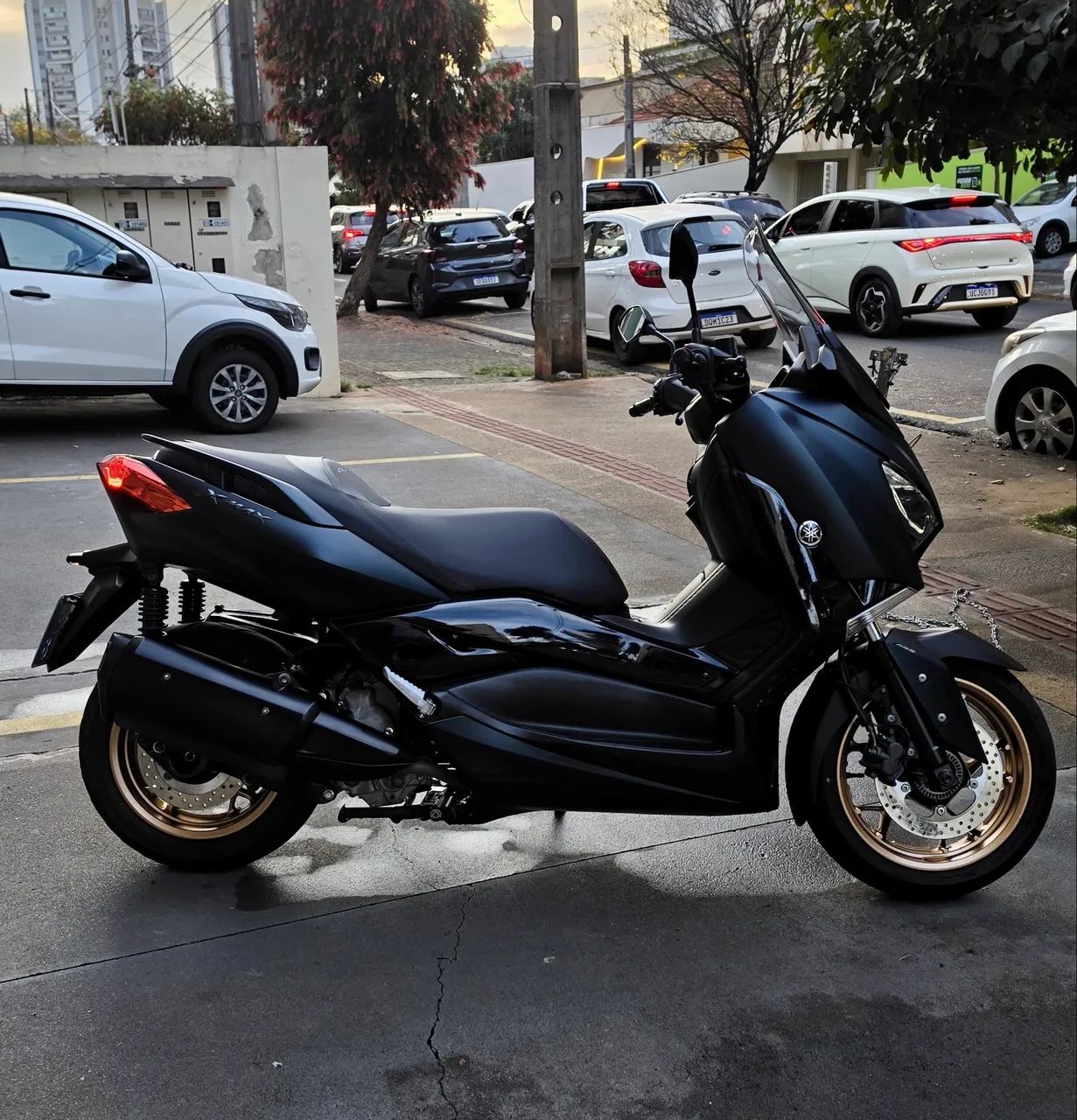 Yamaha XMAX  - Foto 4