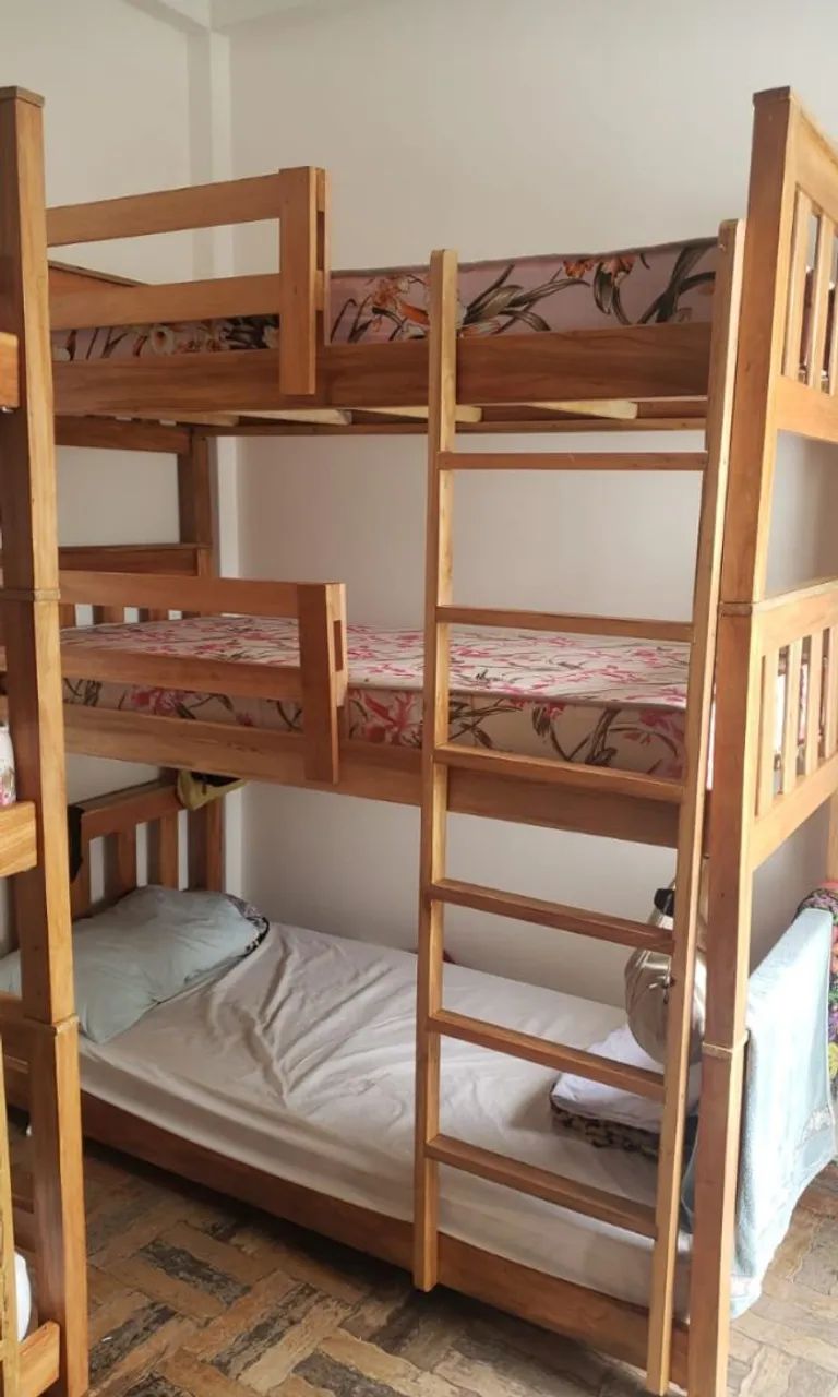 Treliche de madeira maciça com cama auxiliar abaixo - Foto 3