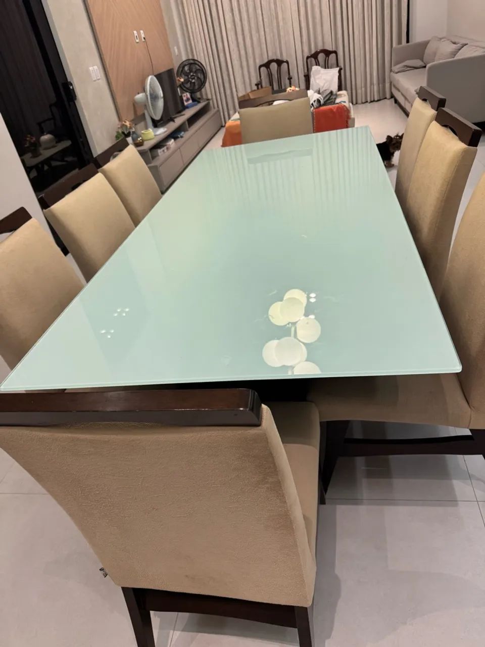Mesa em excelente estado com 8 cadeiras  - Foto 2