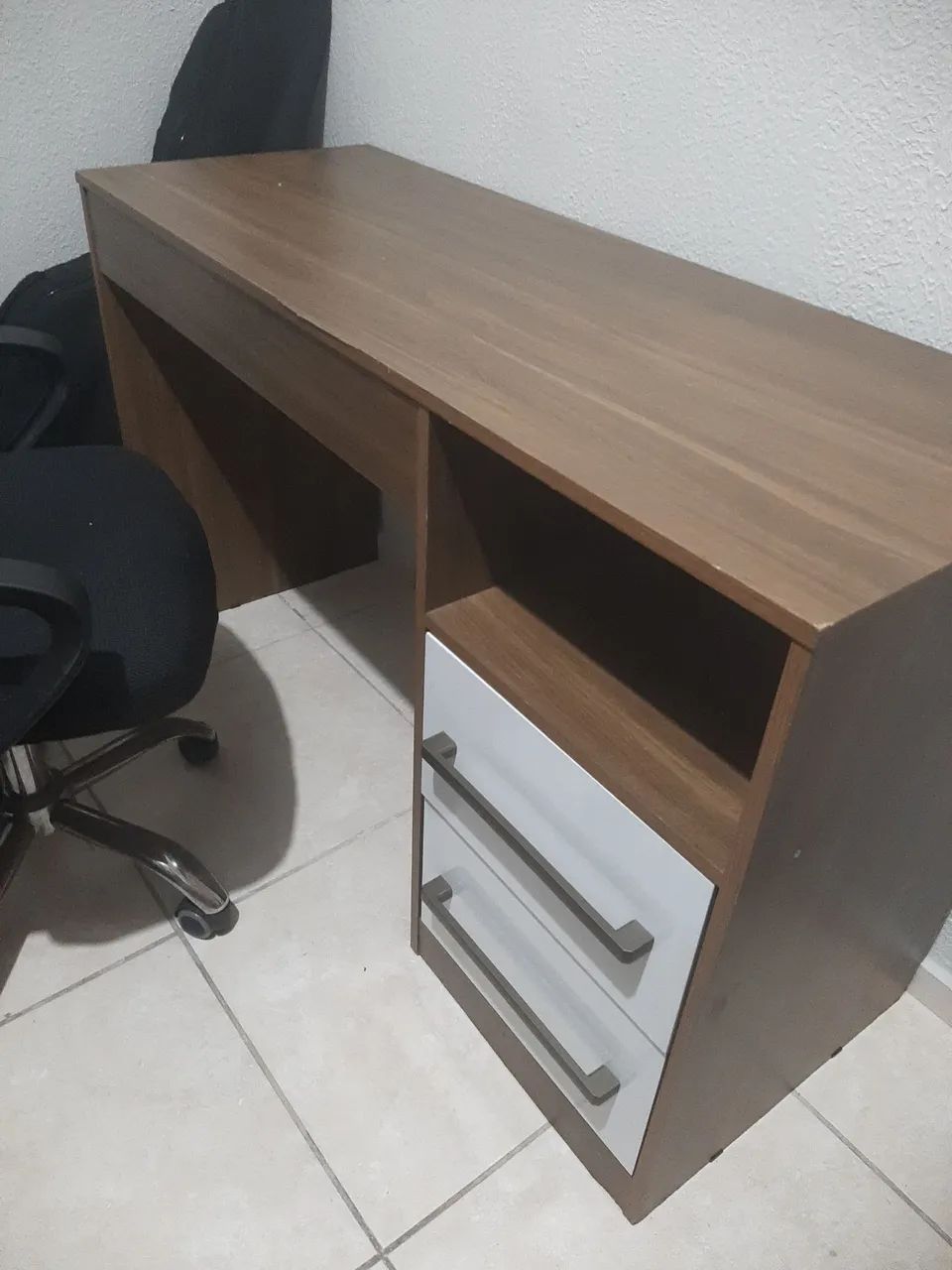 Escrivaninha em ótimo estado