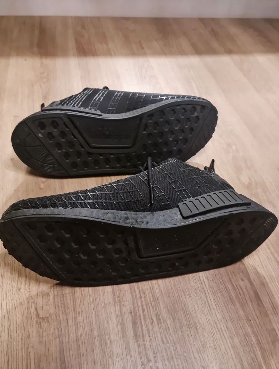 Adidas NMD R1 Preto TAM 41 - Foto 4