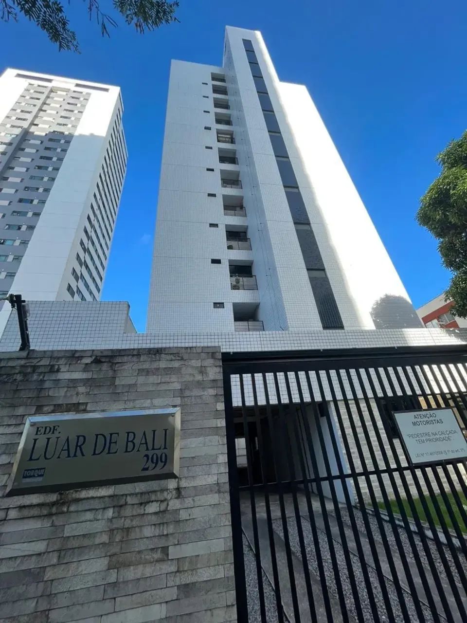 EDF. LUAR DE BALI EM BOA VIAGEM