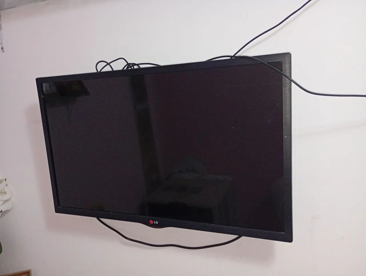 Tv 32 polegadas, LG, não é smart.