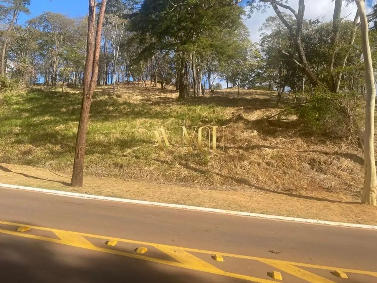 Lote de esquina,com a melhor posição solar do condomínio Aldeia do Vale. - Foto 4
