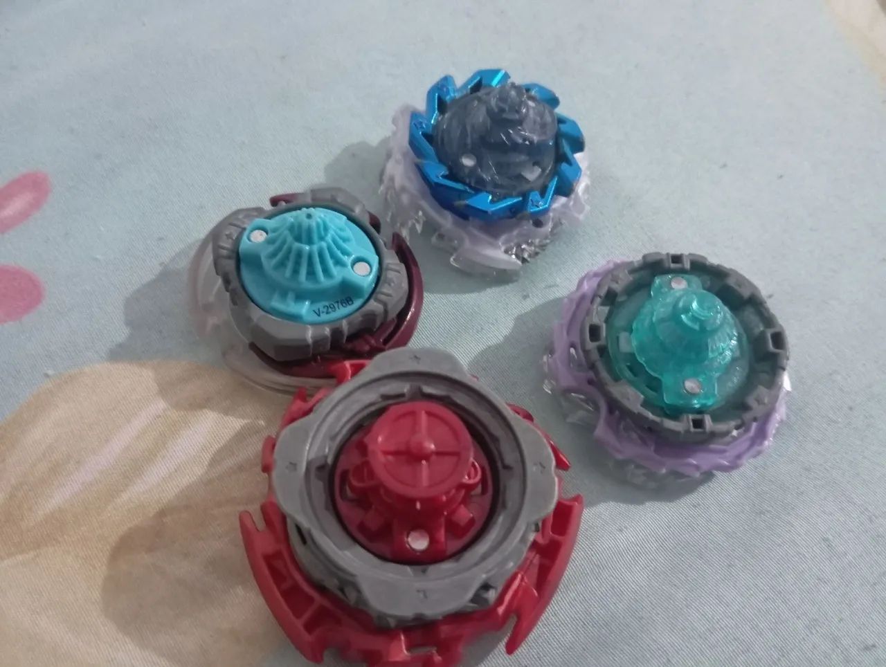 Lote de Beyblade Burts  - Foto 2