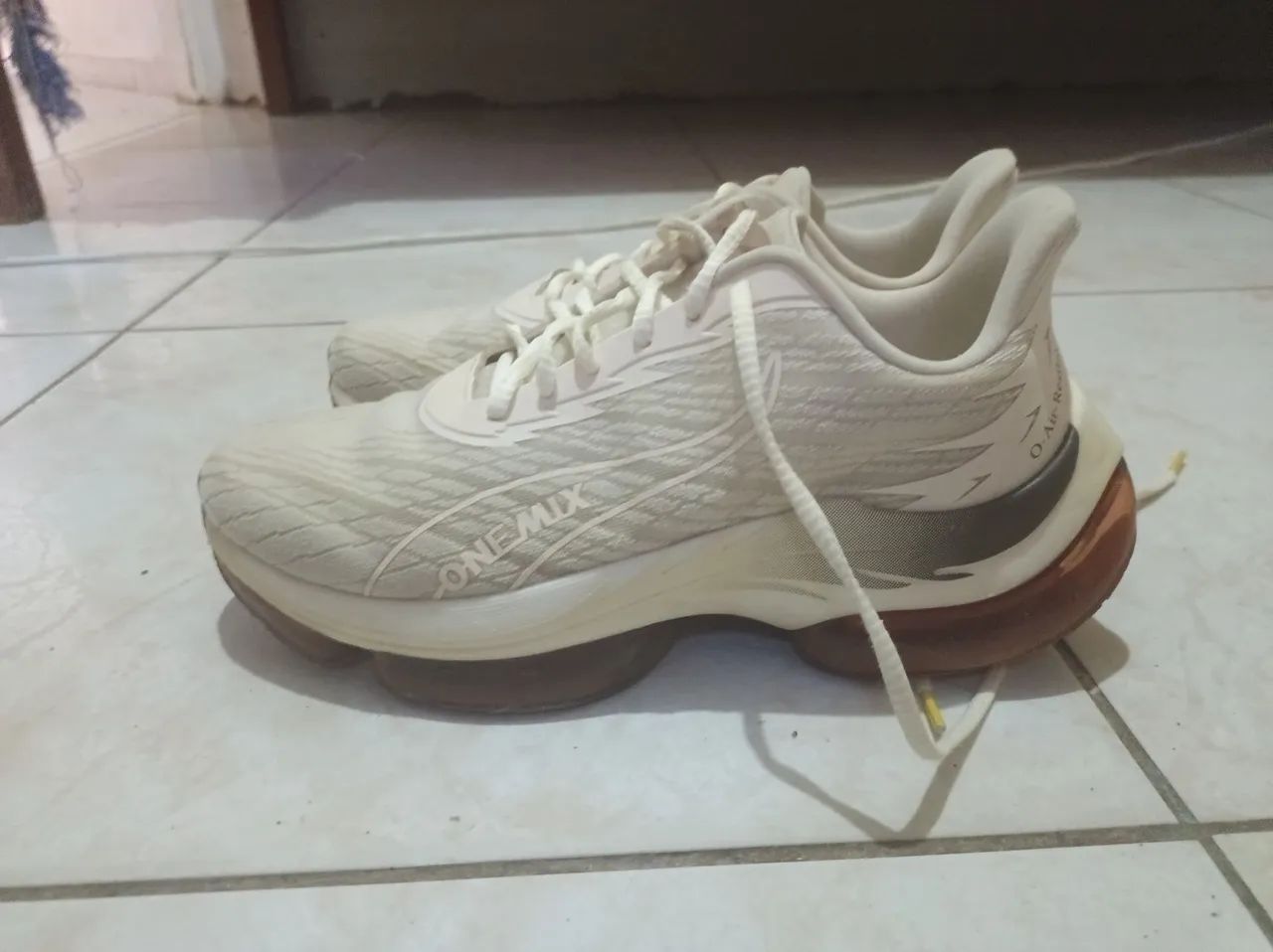 Tênis de Corrida Onemix Ivory 42