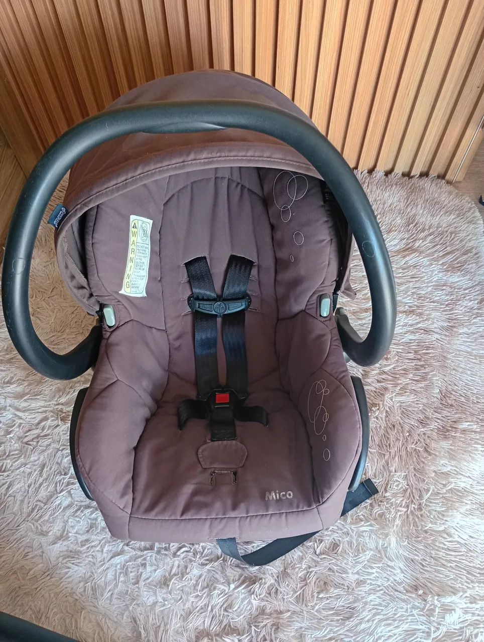 Bebê conforto com base e isofix, aceito cartão 