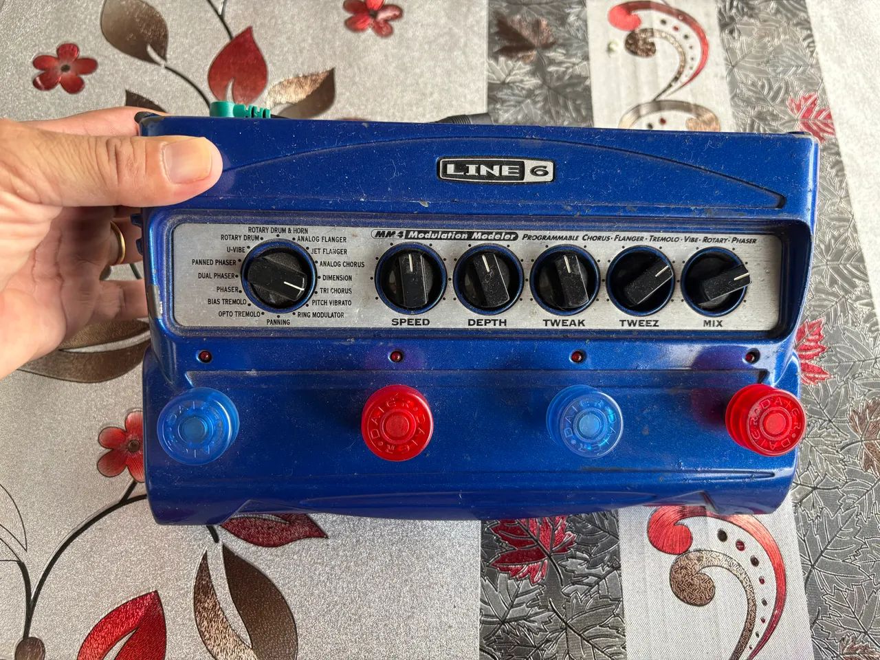Pedal modulação Line 6 MM4