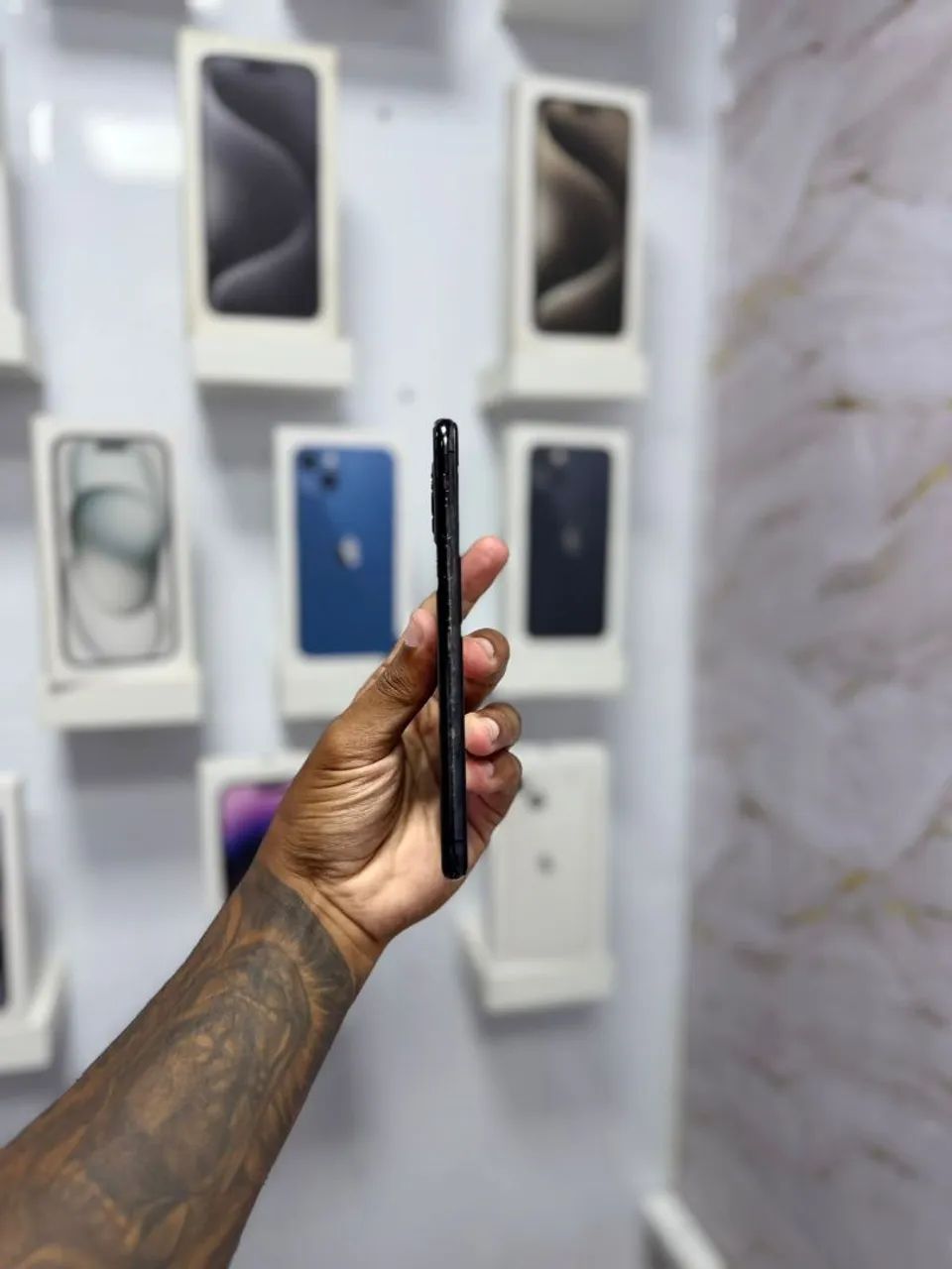IPHONE 11 PRO MAX 64GB TELA NOVA<br>R$ 1.350,00 - Foto 4