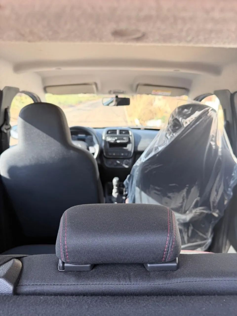 Renault Kwid Zen 1.0 Flex 12V 5P Mec. 2026 - Foto 4