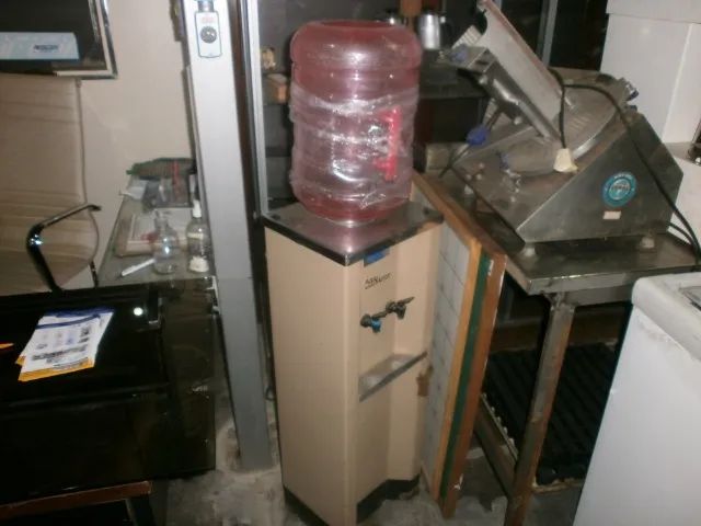 bebedor de água de galão - com motor compressor - Foto 3