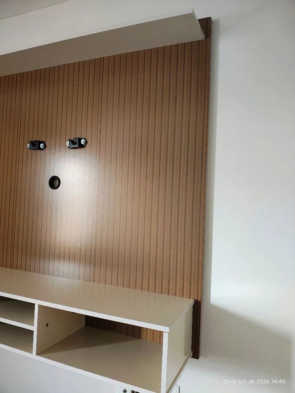 Painel Estante Para Tv Até 50 Polegadas Prateleira E Nicho Cor Ripado/off White - Foto 5