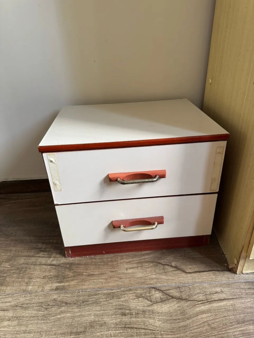 Cama com colchão e mesa de cabeceira  - Foto 5