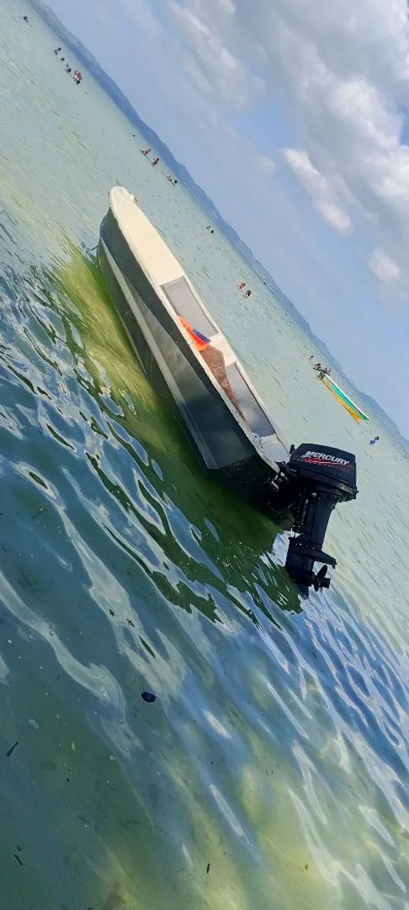 Lancha medindo 4.20 de comprimento e motor de 15hp super  - Foto 3