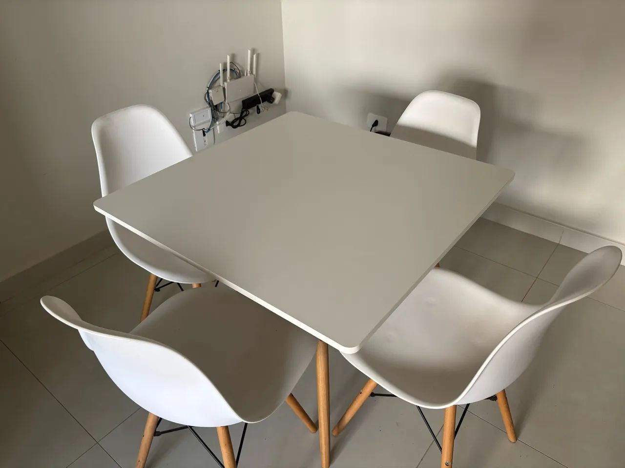 Mesa + 4 cadeiras 