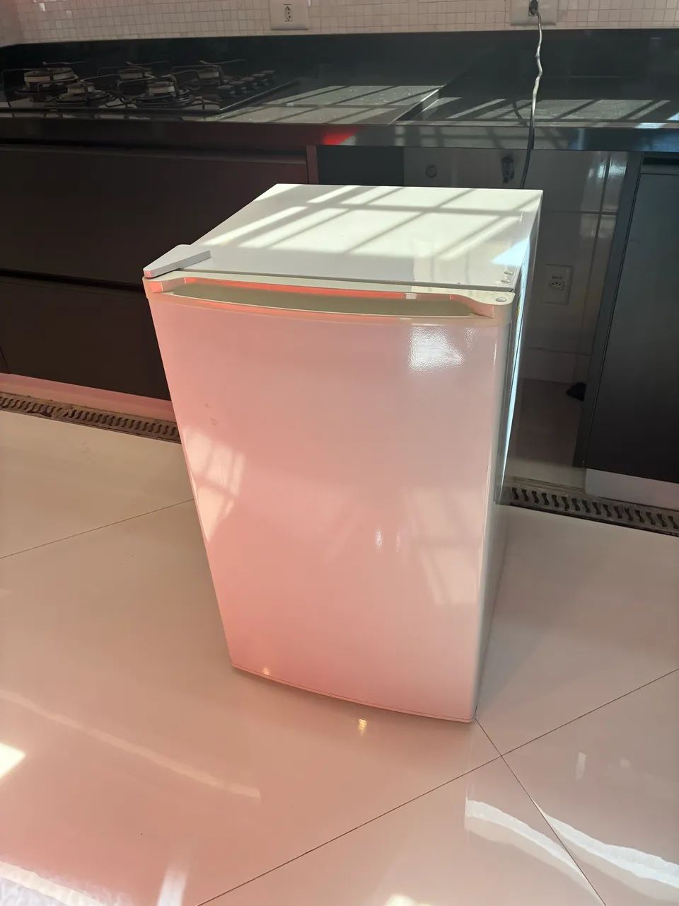 Frigobar Midea 116l não liga - Foto 2