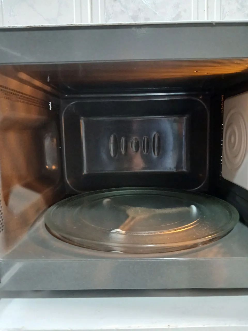 Microondas LG Easy Clean 23L 127V  funcionando tudo perfeitamente  - Foto 3