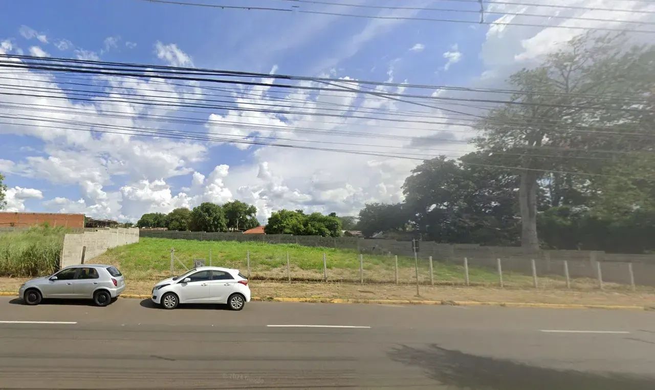 Terreno com 2.496m² Avenida - Pirassununga, SP - Foto 3