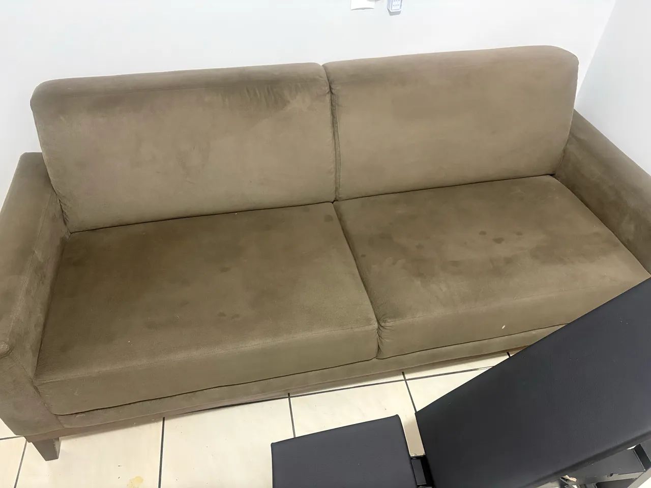 Sofá em estado de novo 