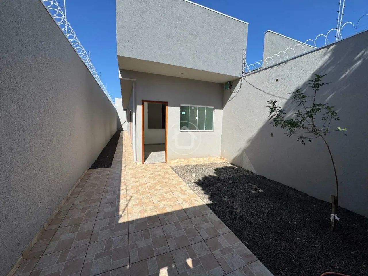 CASA COM SUITE OTIMO ACABAMENTO - Foto 2