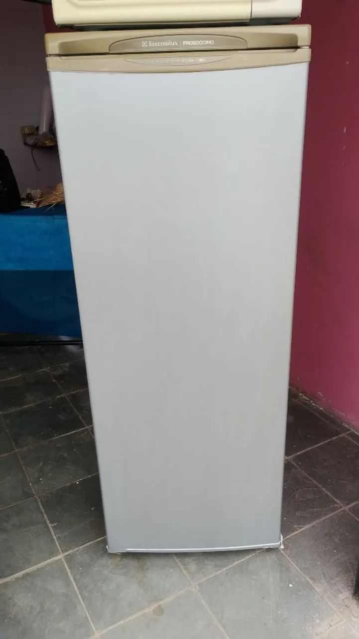 Freezer vertical Eletrolux 